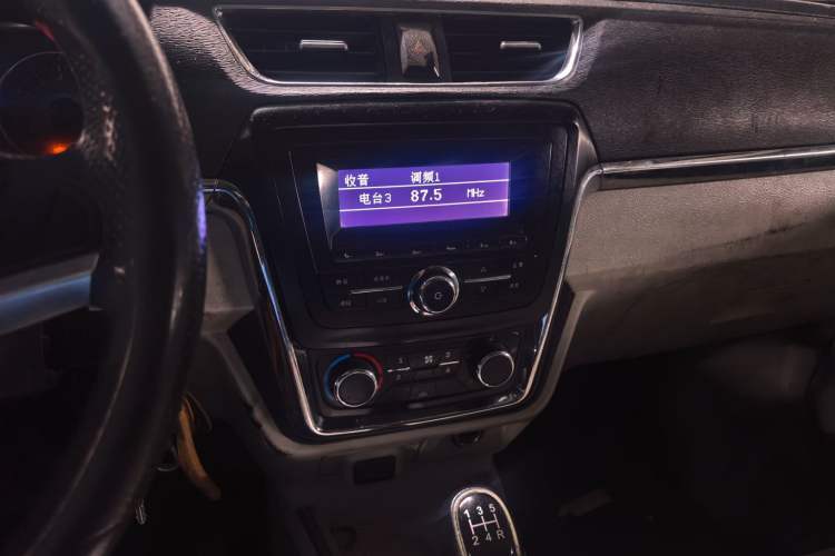 Used Jinbei New Hiace X30L 2019 1.5L Cargo Van Wealth Edition China VI SWC15M Audio And AC Panel