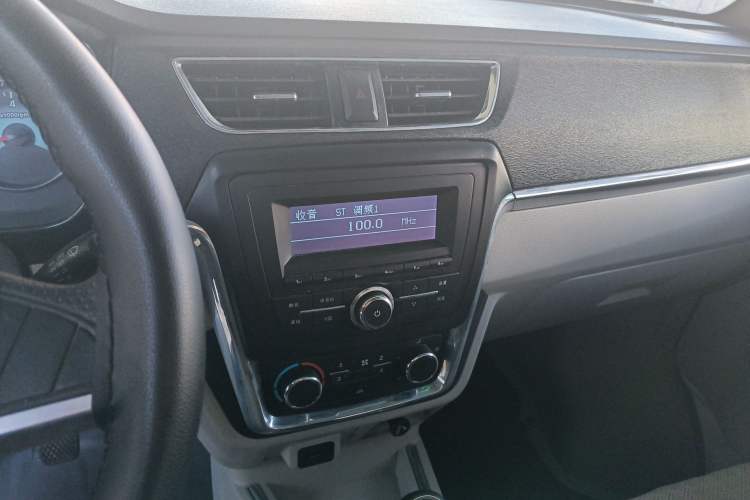 Used Jinbei New Hiace X30L 2019 1.5L Cargo Van Wealth Edition China VI SWC15M Audio And AC Panel