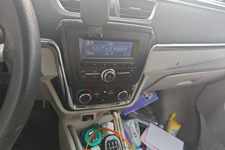 Used Jinbei New Hiace X30L 2019 1.5L Cargo Van Wealth Edition China VI SWC15M Audio And AC Panel