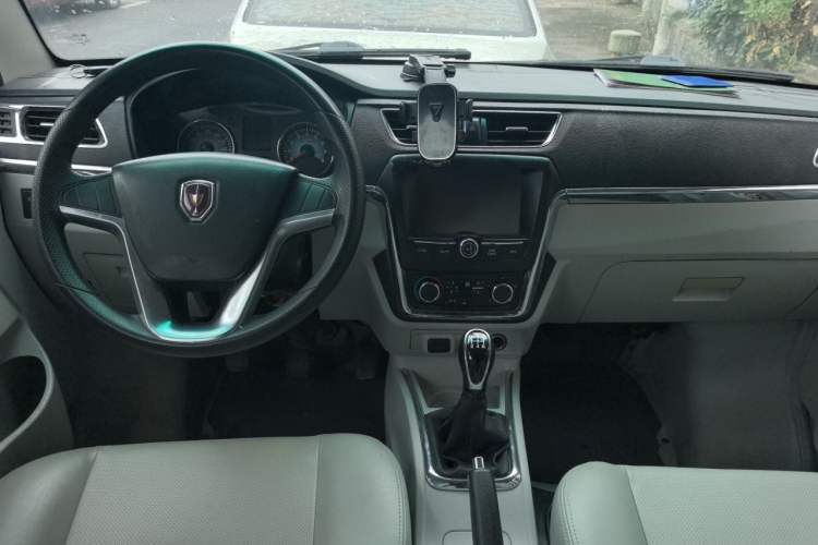 Used Jinbei New Hiace X30L 2019 1.5L Wealth Edition China VI SWC15M Center Console