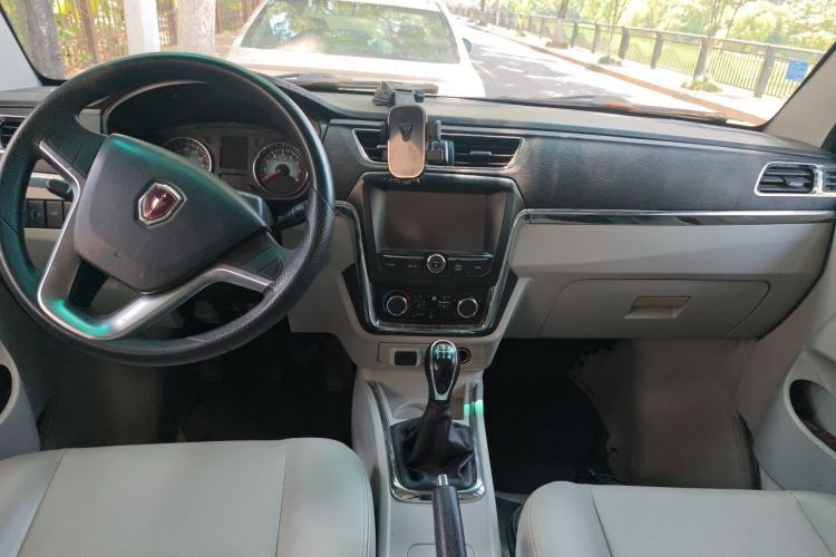Used Jinbei New Hiace X30L 2019 1.5L Wealth Edition China VI SWC15M Center Console