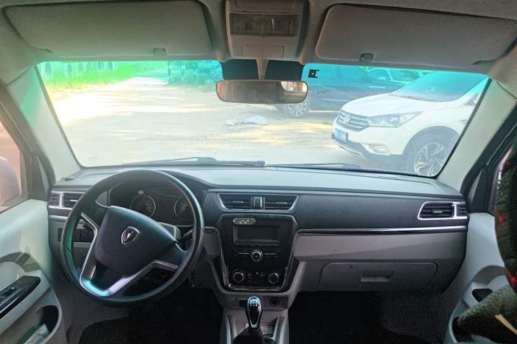 Used Jinbei New Hiace X30L 2019 1.5L Cargo Van Wealth Edition China VI SWC15M Center Console