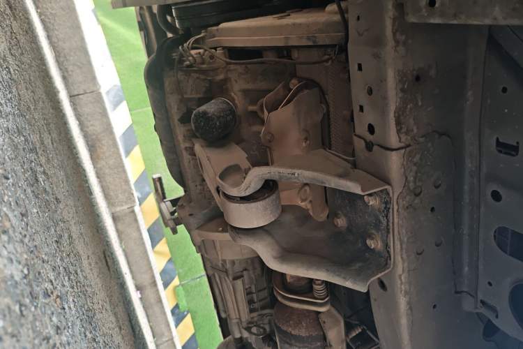 Used Jinbei New Hiace X30L 2019 1.5L Van Business Edition China VI SWC15M Chassis Front Left