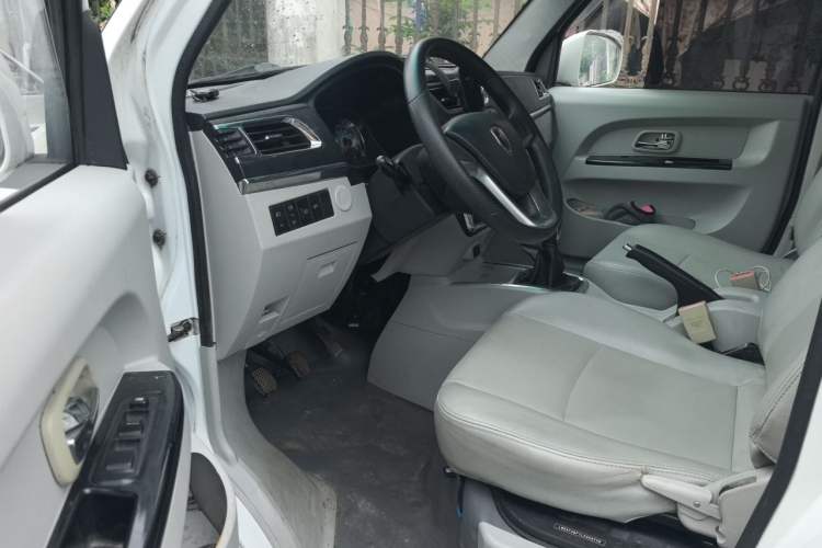 Used Jinbei New Hiace X30L 2019 1.5L Wealth Edition China VI SWC15M Driver Seat