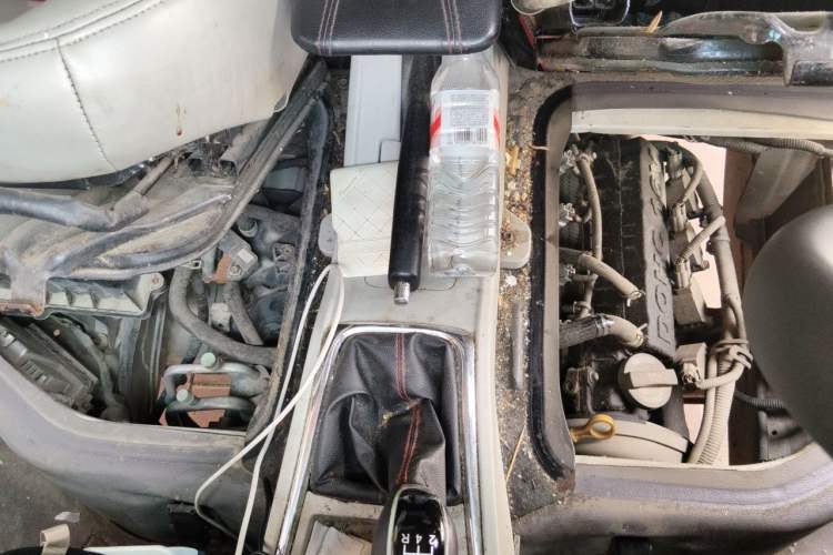 Used Jinbei New Hiace X30L  Engine Bay