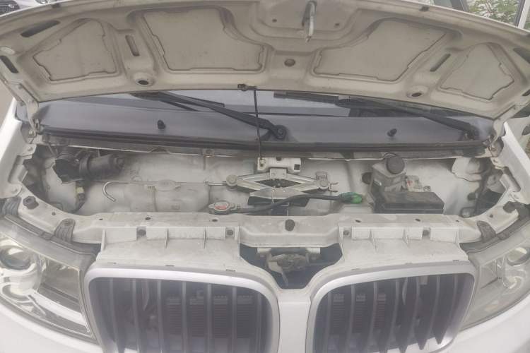 Used Jinbei New Hiace X30L 2019 1.5L Wealth Edition China VI SWC15M Engine Bay