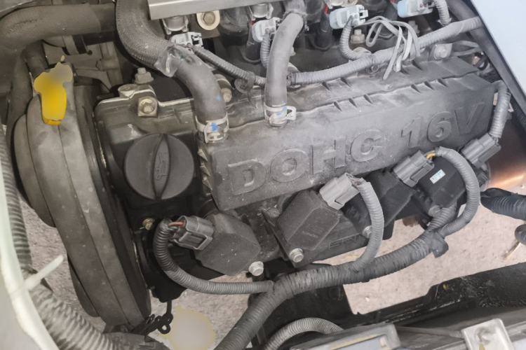 Used Jinbei New Hiace X30L 2019 1.5L Wealth Edition China VI SWC15M Engine Bay