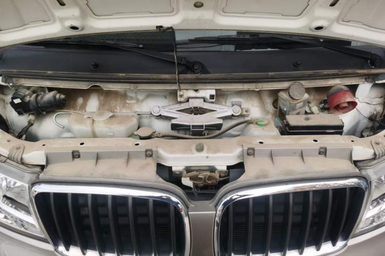 Used Jinbei New Hiace X30L 2019 1.5L Wealth Edition China VI SWC15M Engine Bay