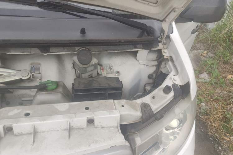 Used Jinbei New Hiace X30L 2019 1.5L Wealth Edition China VI SWC15M Engine Bay Left