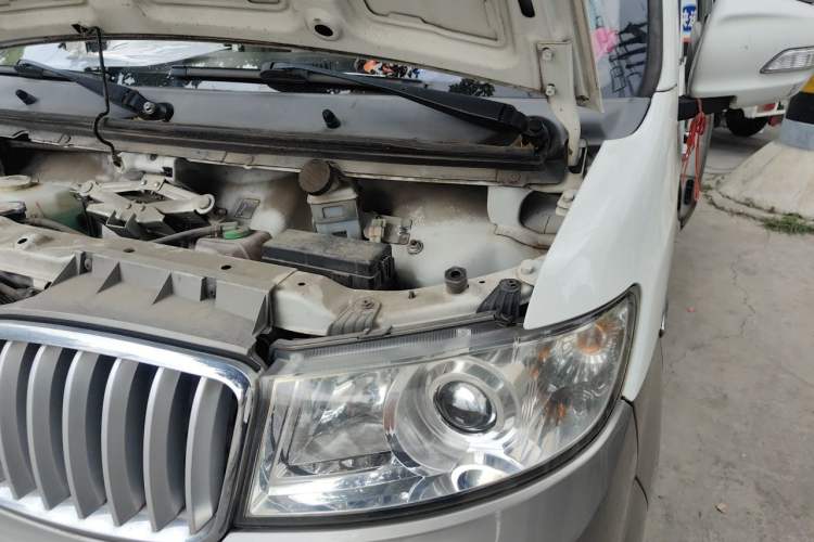 Used Jinbei New Hiace X30L 2019 1.5L Business Edition China VI SWC15M Engine Bay Left