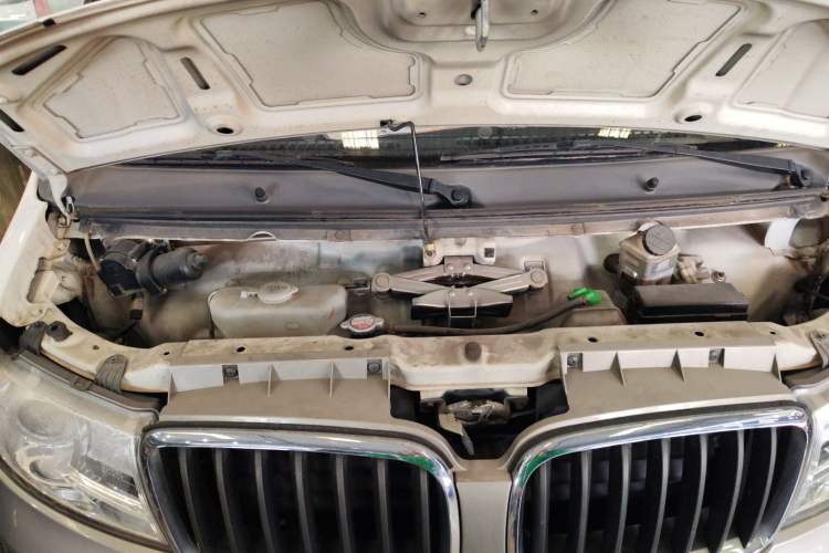 Used Jinbei New Hiace X30L 2019 1.5L Wealth Edition China VI SWC15M Engine Bay