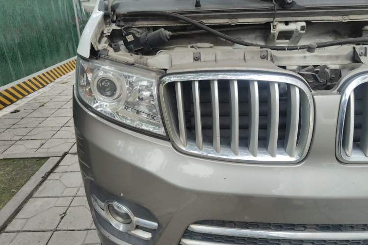 Used Jinbei New Hiace X30L 2019 1.5L Business Edition China VI SWC15M Engine Bay Right