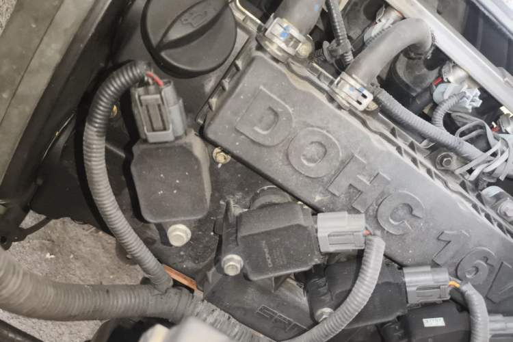 Used Jinbei New Hiace X30L 2019 1.5L Wealth Edition China VI SWC15M Engine Bay Right