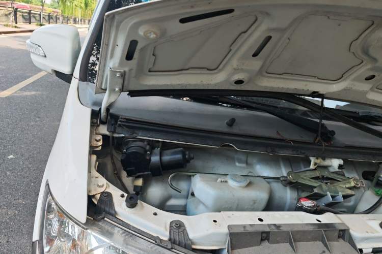 Used Jinbei New Hiace X30L 2019 1.5L Wealth Edition China VI SWC15M Engine Bay Right