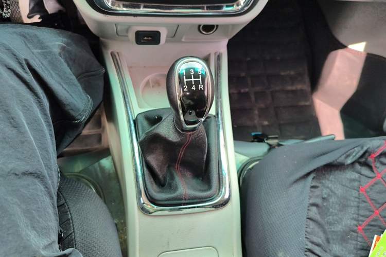 Used Jinbei New Hiace X30L 2019 1.5L Cargo Van Wealth Edition China VI SWC15M Gear Lever