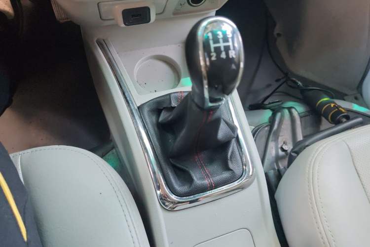 Used Jinbei New Hiace X30L 2019 1.5L Wealth Edition China VI SWC15M Gear Lever