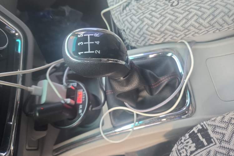 Used Jinbei New Hiace X30L 2019 1.5L Cargo Van Wealth Edition China VI SWC15M Gear Lever