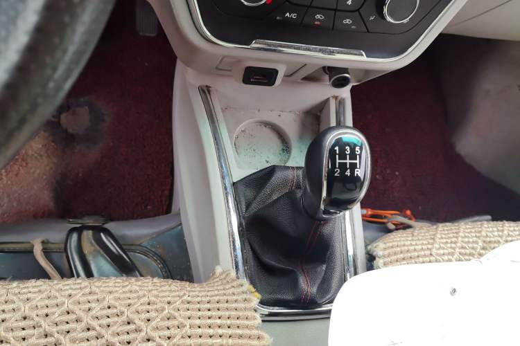 Used Jinbei New Hiace X30L 2019 1.5L Cargo Van Wealth Edition China VI SWC15M Gear Lever
