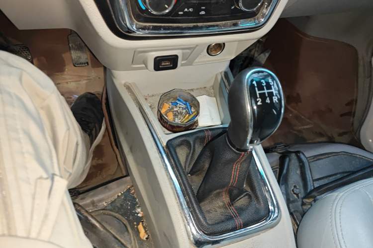 Used Jinbei New Hiace X30L 2019 1.5L Wealth Edition China VI SWC15M Gear Lever