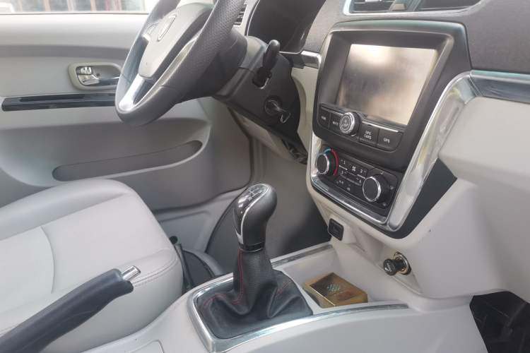 Used Jinbei New Hiace X30L 2019 1.5L Business Edition China VI SWC15M Interior 1