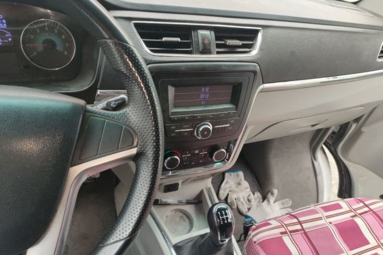 Used Jinbei New Hiace X30L 2019 1.5L Cargo Van Wealth Edition China VI SWC15M Interior 2