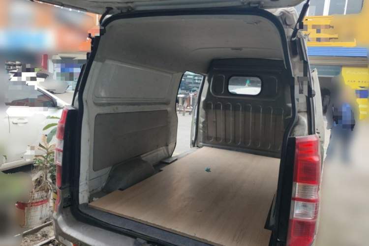 Used Jinbei New Hiace X30L 2019 1.5L Cargo Van Wealth Edition China VI SWC15M Interior 4