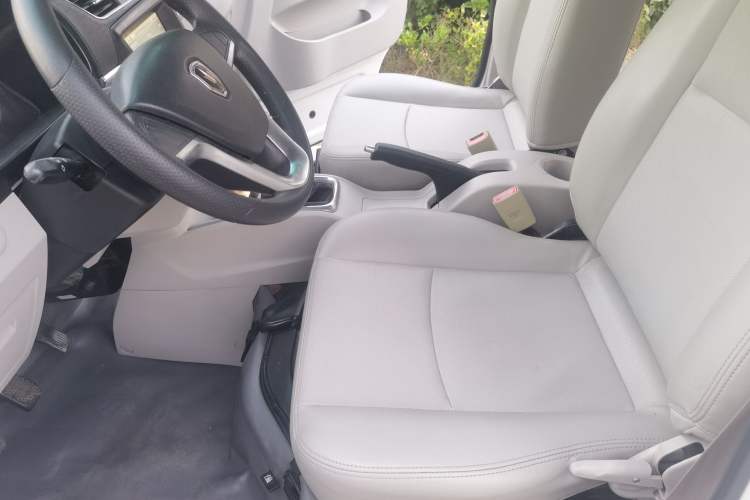 Used Jinbei New Hiace X30L 2019 1.5L Business Edition China VI SWC15M Left Front Seat
