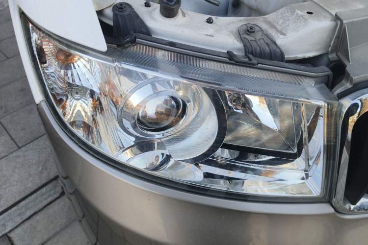 Used Jinbei New Hiace X30L 2019 1.5L Cargo Van Wealth Edition China VI SWC15M Right Front Headlight