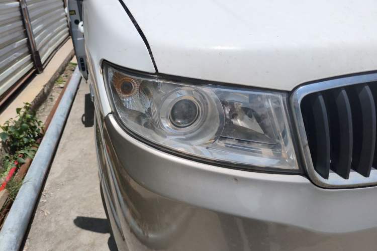 Used Jinbei New Hiace X30L 2019 1.5L Wealth Edition China VI SWC15M Right Front Headlight