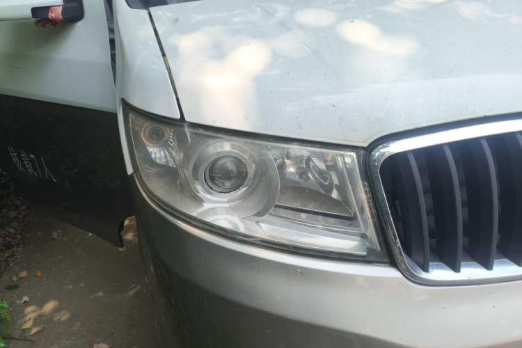 Used Jinbei New Hiace X30L 2019 1.5L Wealth Edition China VI SWC15M Right Front Headlight