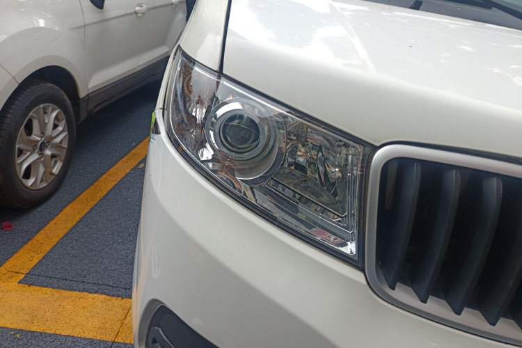 Used Jinbei New Hiace X30L 2019 1.5L Business Edition China VI SWC15M Right Front Headlight