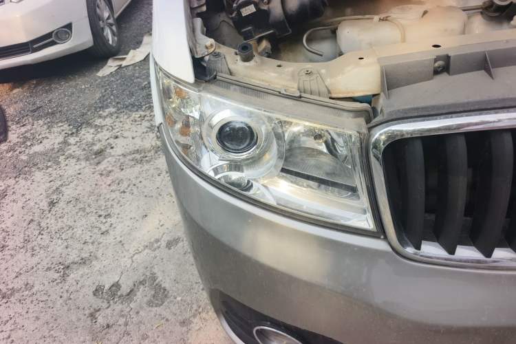 Used Jinbei New Hiace X30L 2019 1.5L Cargo Van Wealth Edition China VI SWC15M Right Front Headlight