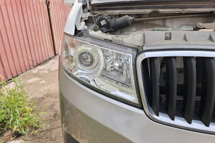 Used Jinbei New Hiace X30L 2019 1.5L Cargo Van Wealth Edition China VI SWC15M Right Front Headlight