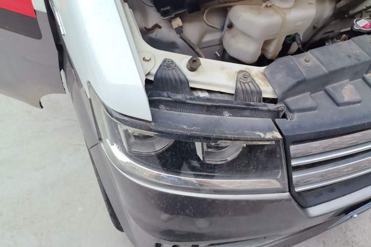 Used Jinbei New Hiace X30L 2019 1.5L Cargo Van Wealth Edition China VI SWC15M Right Front Headlight