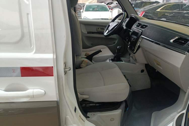 Used Jinbei New Hiace X30L 2019 1.5L Cargo Van Wealth Edition China VI SWC15M Right Front Seat