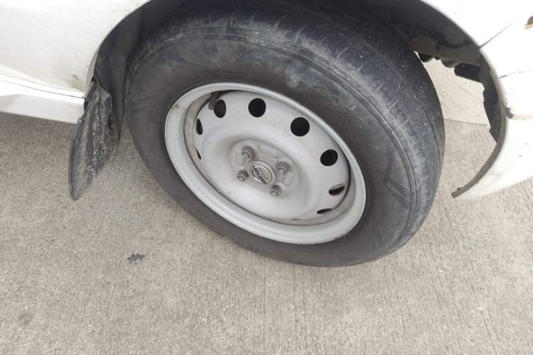 Used Jinbei New Hiace X30L 2019 1.5L Wealth Edition China VI SWC15M Right Front Wheel Hub