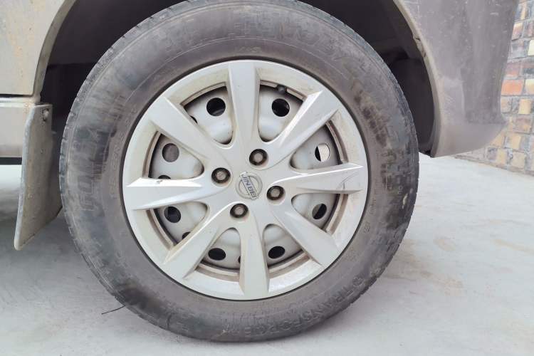 Used Jinbei New Hiace X30L 2019 1.5L Cargo Van Wealth Edition China VI SWC15M Right Front Wheel Hub