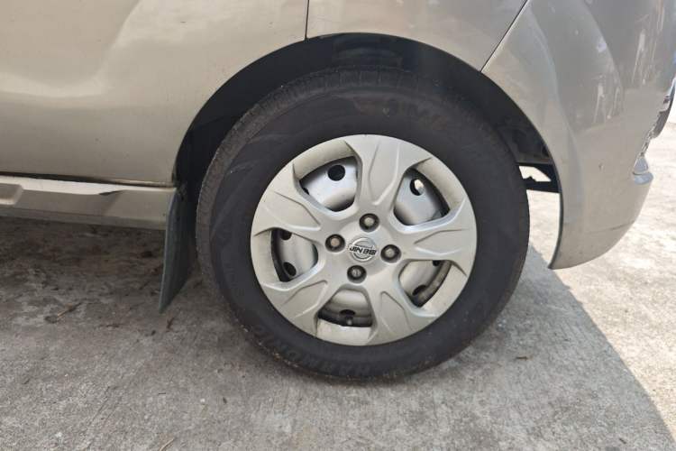 Used Jinbei New Hiace X30L 2019 1.5L Van Business Edition China VI SWC15M Right Front Wheel Hub