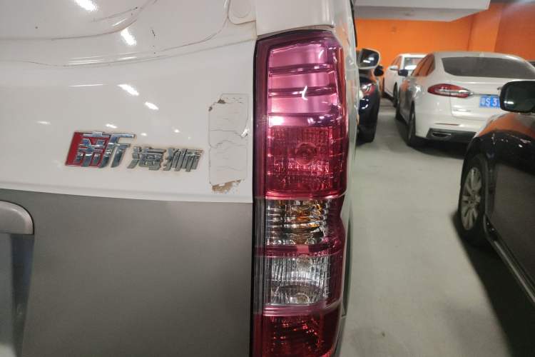 Used Jinbei New Hiace X30L 2019 1.5L Cargo Van Wealth Edition China VI SWC15M Right Rear Taillight