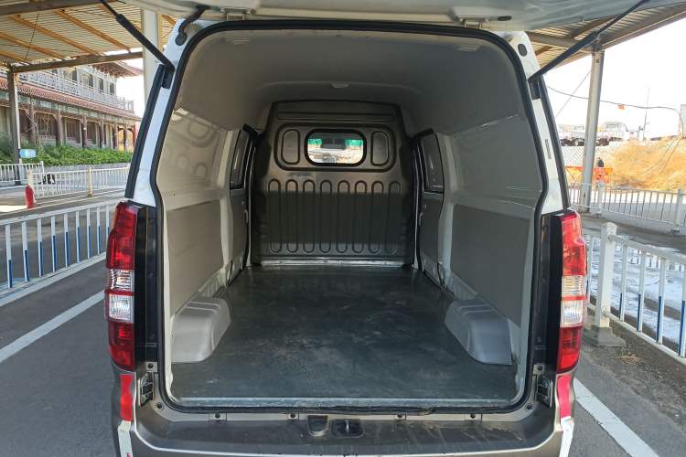 Used Jinbei New Hiace X30L 2019 1.5L Cargo Van Wealth Edition China VI SWC15M Trunk