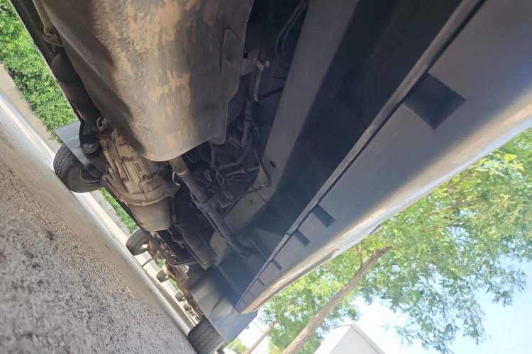 Used Jinbei New Hiace X30L  Chassis Rear Right