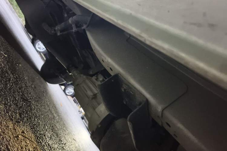 Used Jinbei New Hiace X30L  Chassis Front Right