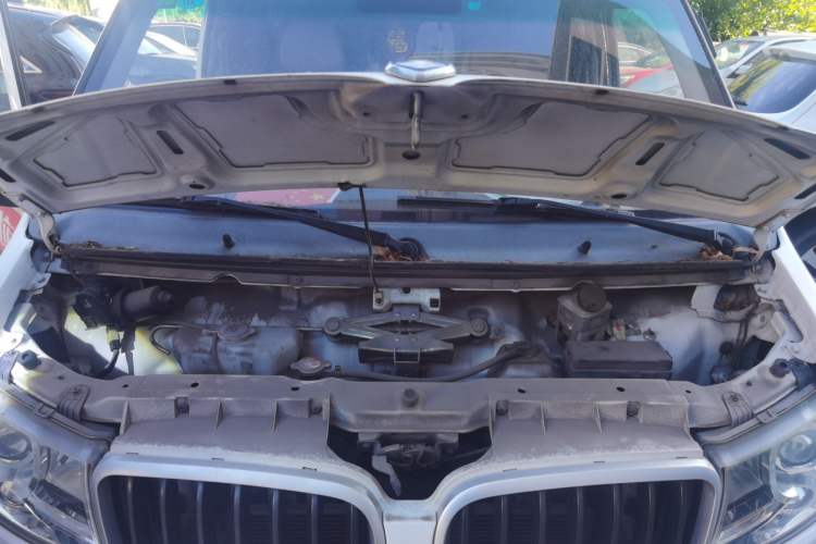 Used Jinbei New Hiace X30L  Engine Bay