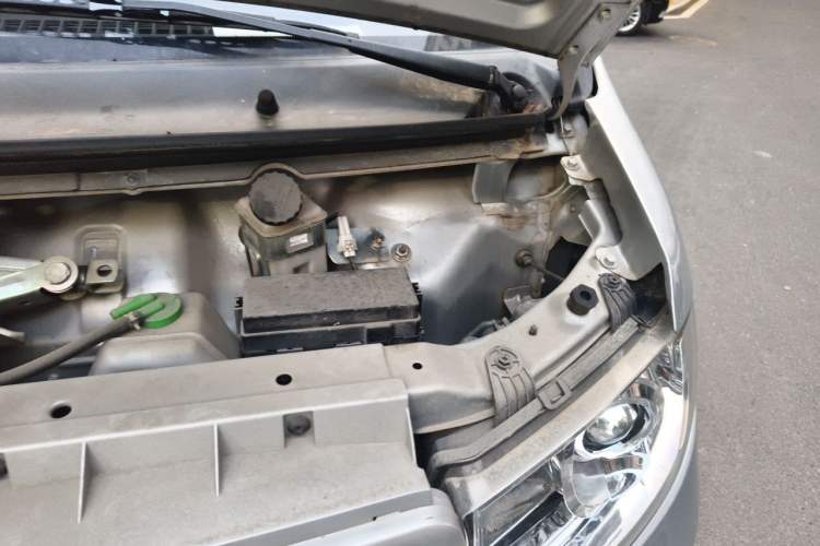 Used Jinbei New Hiace X30L  Engine Bay Left