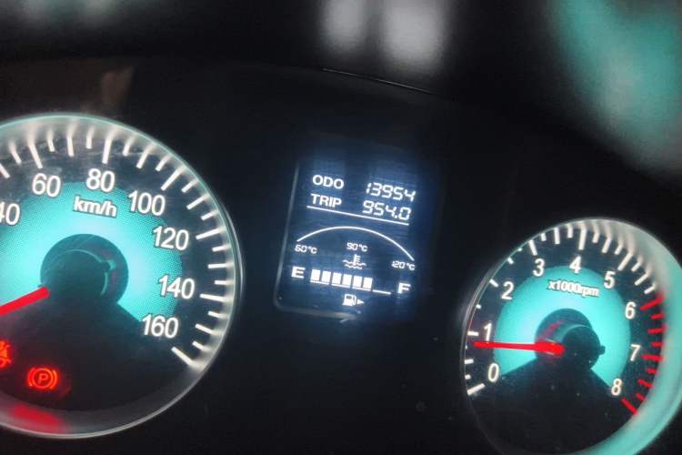 Used Jinbei New Hiace X30L  Odometer Close Up