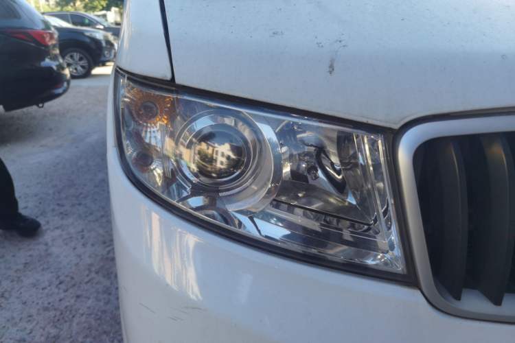 Used Jinbei New Hiace X30L  Right Front Headlight