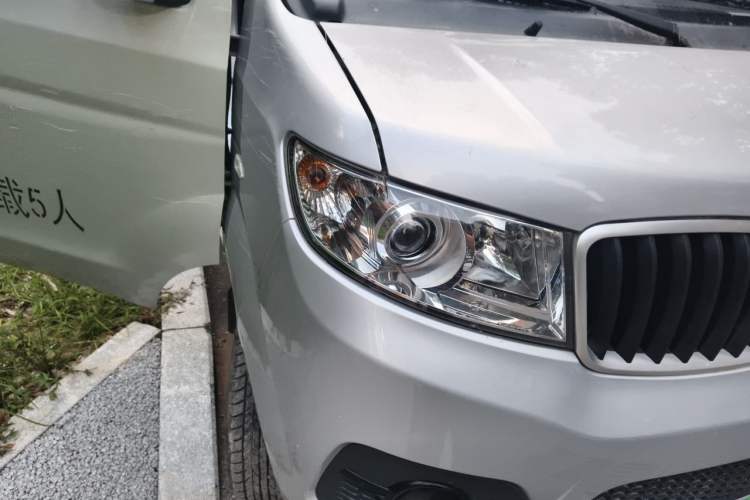 Used Jinbei New Hiace X30L  Right Front Headlight