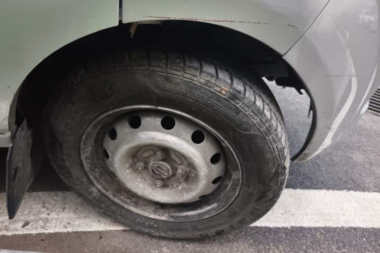 Used Jinbei New Hiace X30L  Right Front Wheel Hub