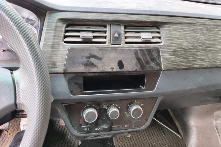 Used Jinbei New Hiace X30L 2021 1.5L Wealth Central Air Conditioning Version Coach China VI Standard SWC15M Audio And AC Panel