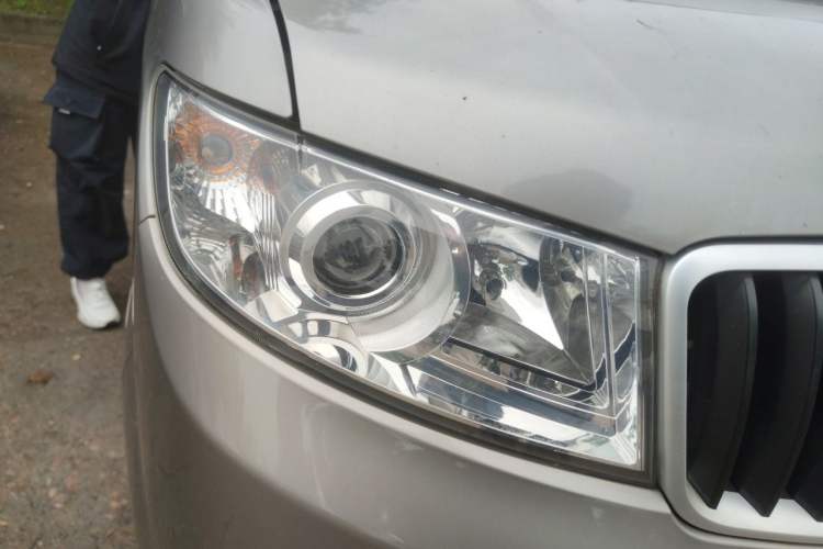 Used Jinbei New Hiace X30L 2021 1.5L Wealth Central Air Conditioning Version Coach China VI Standard SWC15M Right Front Headlight